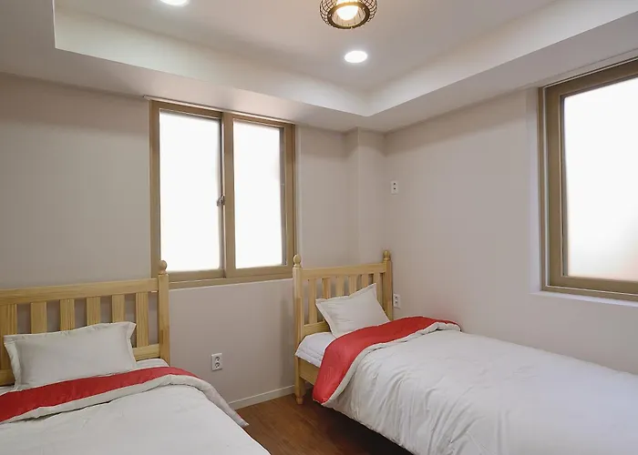 Red Guesthouse