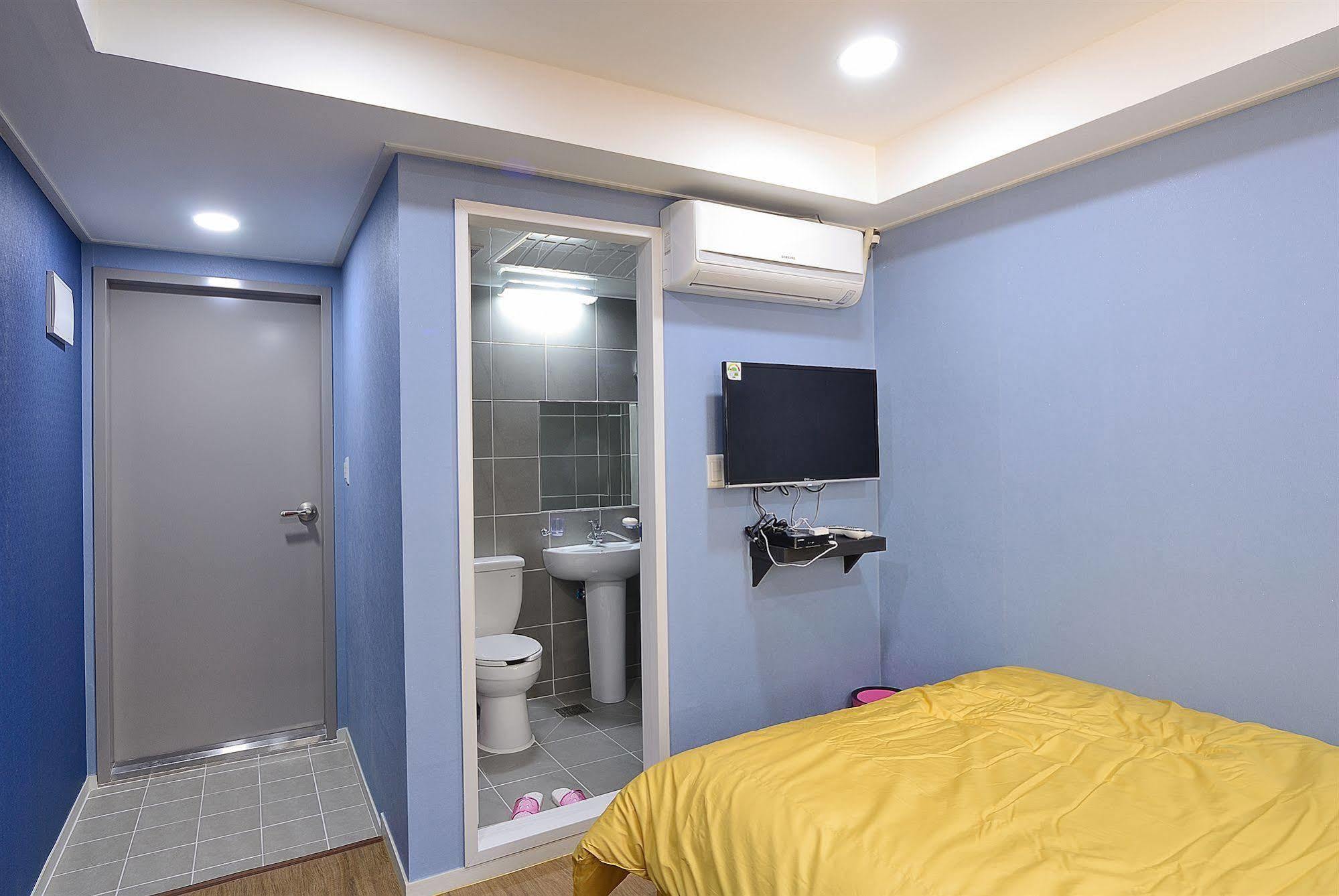 Rumah tetamu Red 2*